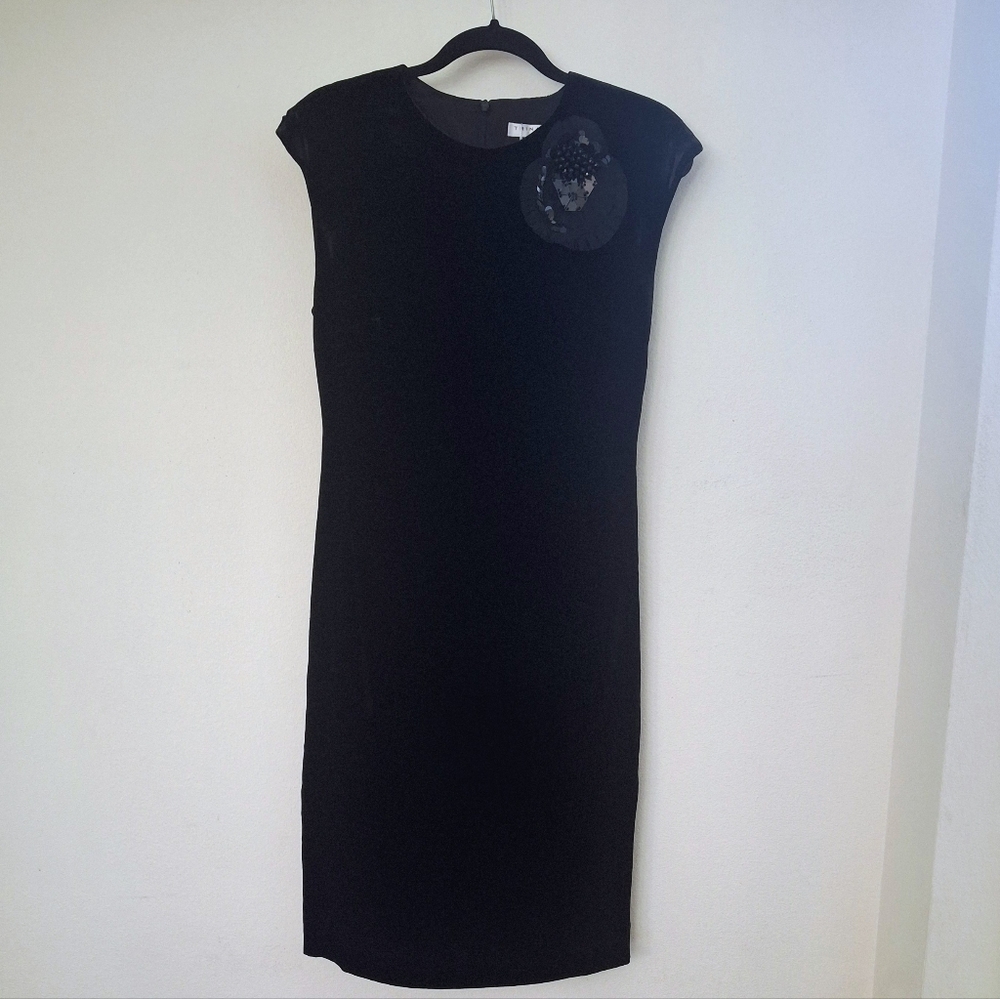 TRINA TURK Black Velvet Dress with Floral Appliqué Pin Embellishment  Size 8-NWT